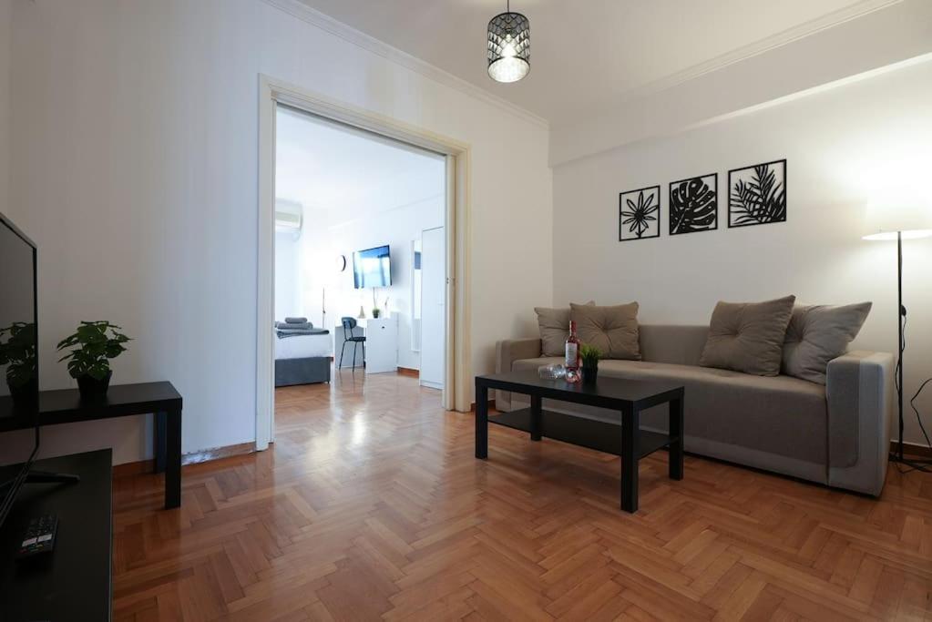 Syntagma Square, 70Sqm Pentelis Sunny Apartment Athen Exterior foto