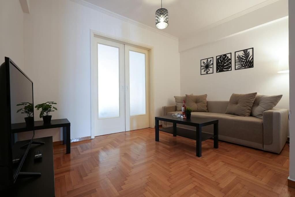 Syntagma Square, 70Sqm Pentelis Sunny Apartment Athen Exterior foto