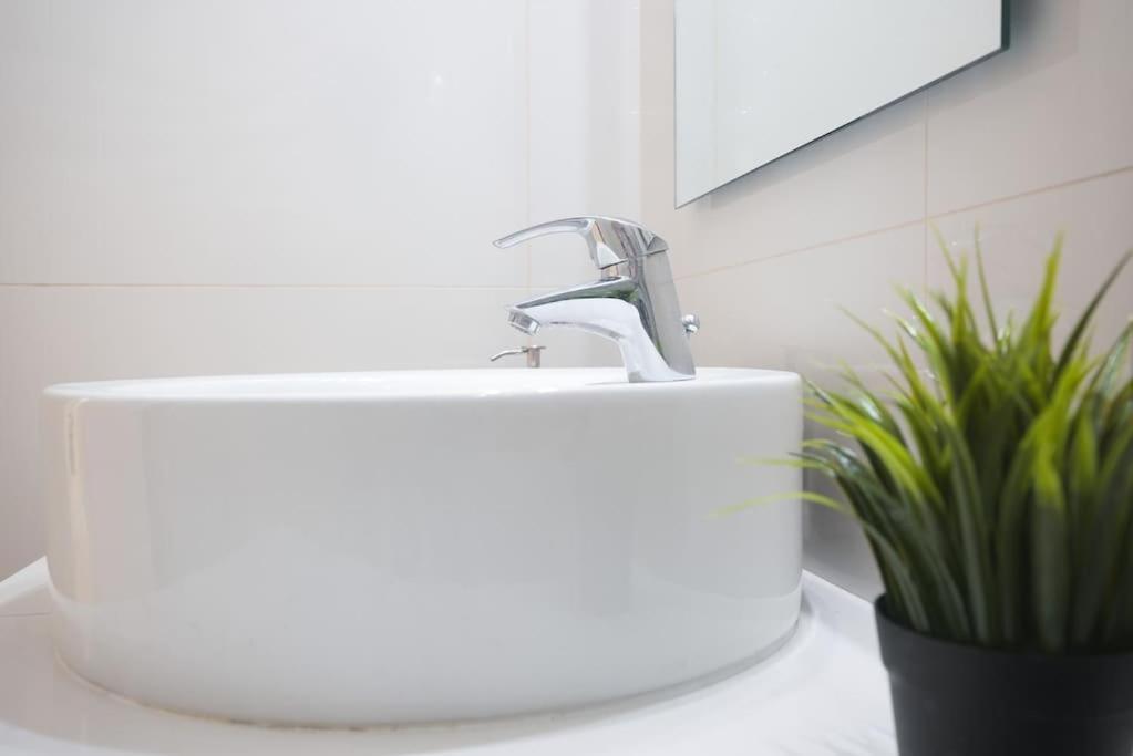 Syntagma Square, 70Sqm Pentelis Sunny Apartment Athen Exterior foto