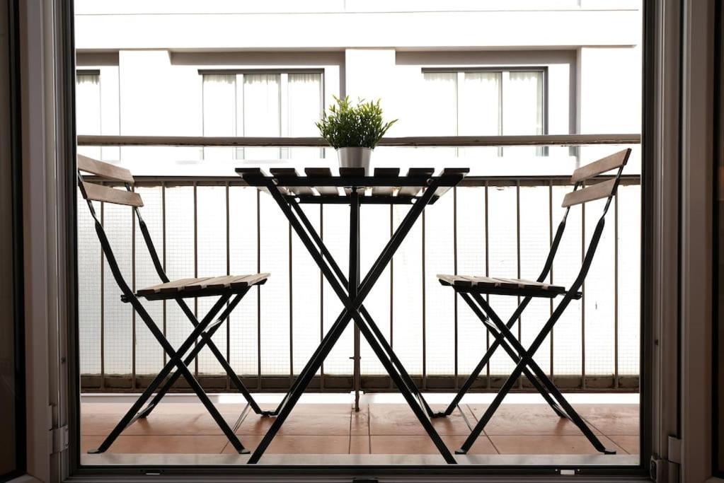 Syntagma Square, 70Sqm Pentelis Sunny Apartment Athen Exterior foto